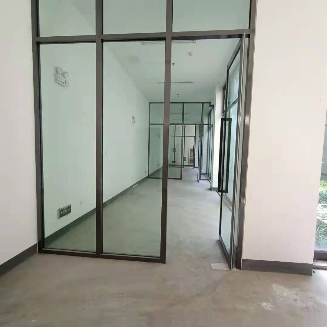 玻璃隔斷廠家講公桌隔制及擺放有什么講究嗎？