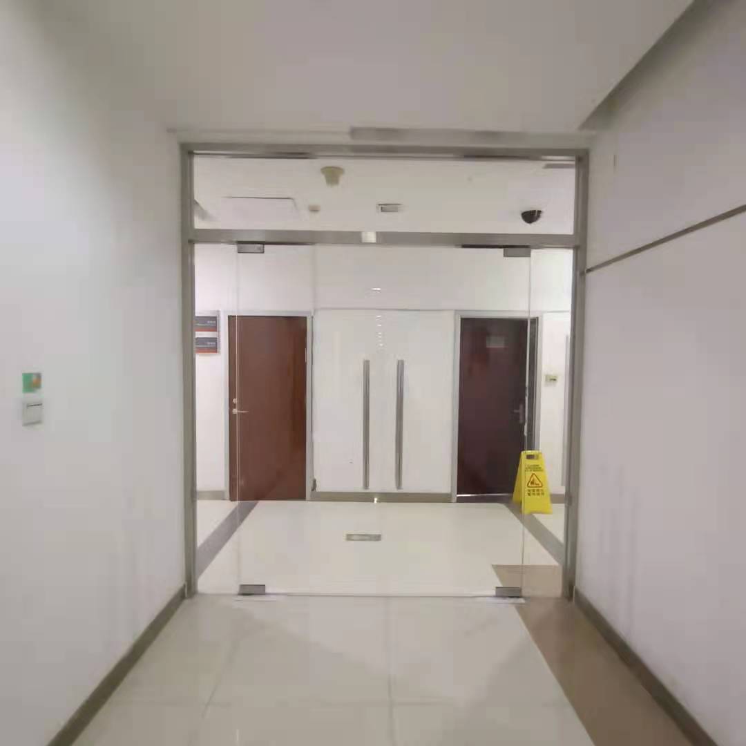 鋁合金門(mén)玻璃破了怎么換？